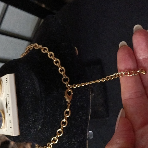 Anchor chain 18" w/matching Anchor earrings ⚓ - Picture 6 of 6